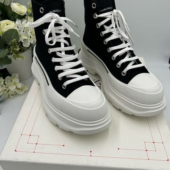 Men’s Alexander McQueen tread slick sneakers, size 44 made in Italy - Picture 3 of 11